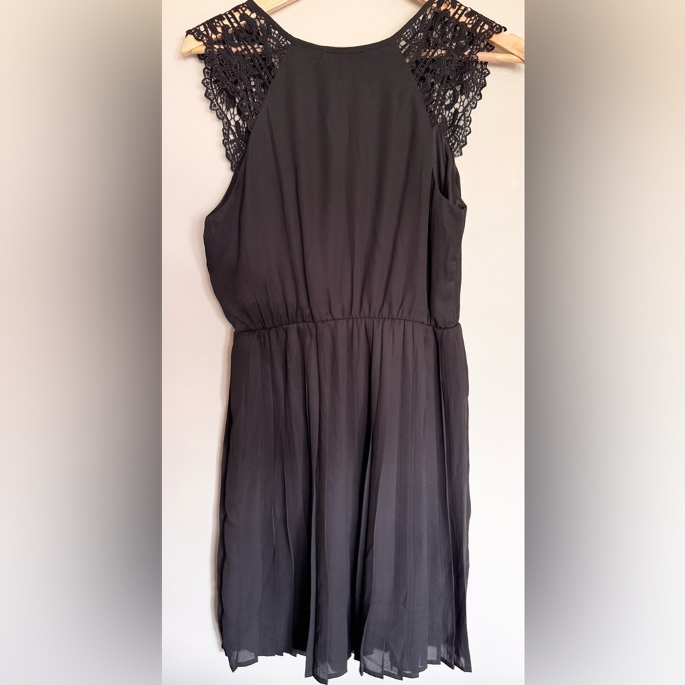 Papermoon Stitch Fix Black Lace Shoulder Pleated Dress Fit & Flare Medium - Picture 2 of 5